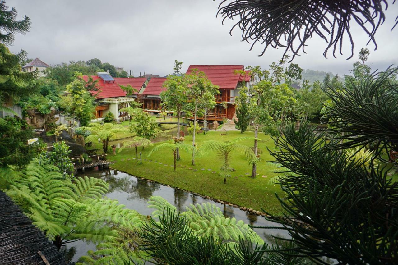 Spring Hill Hotel Ruteng Exterior photo